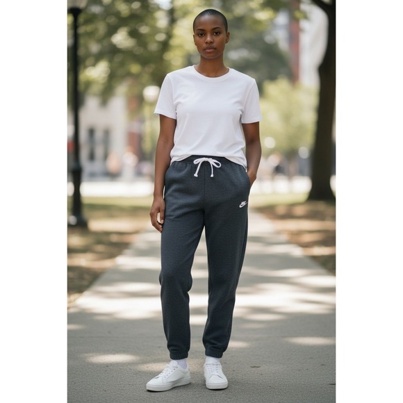 Nike Pants - Nike Women's Gray Capri Pants XS Casual Elastic Waistband athleisure workout gym